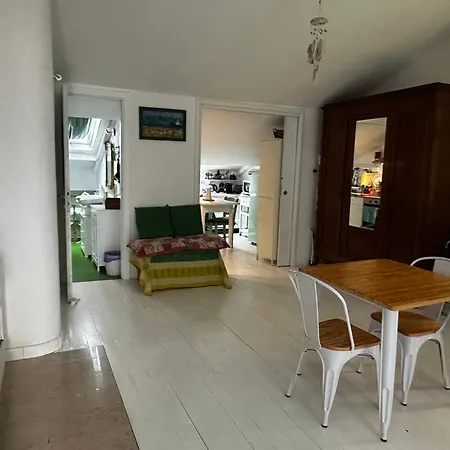 La Casetta Nel Porto Di Apartment